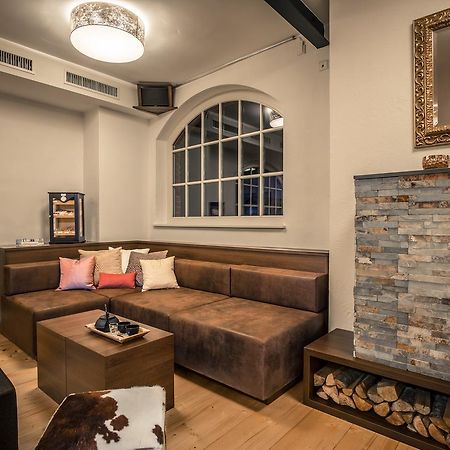 Bahnlounge 1907 Bed & Breakfast นอยเอนชตัดท์ อัม คอเคอร์ ภายนอก รูปภาพ