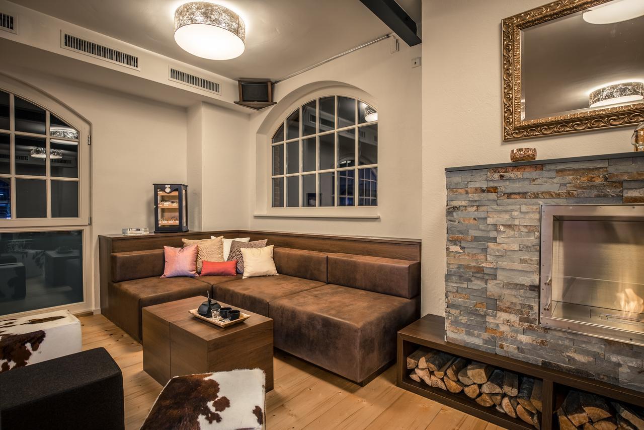 Bahnlounge 1907 Bed & Breakfast นอยเอนชตัดท์ อัม คอเคอร์ ภายนอก รูปภาพ