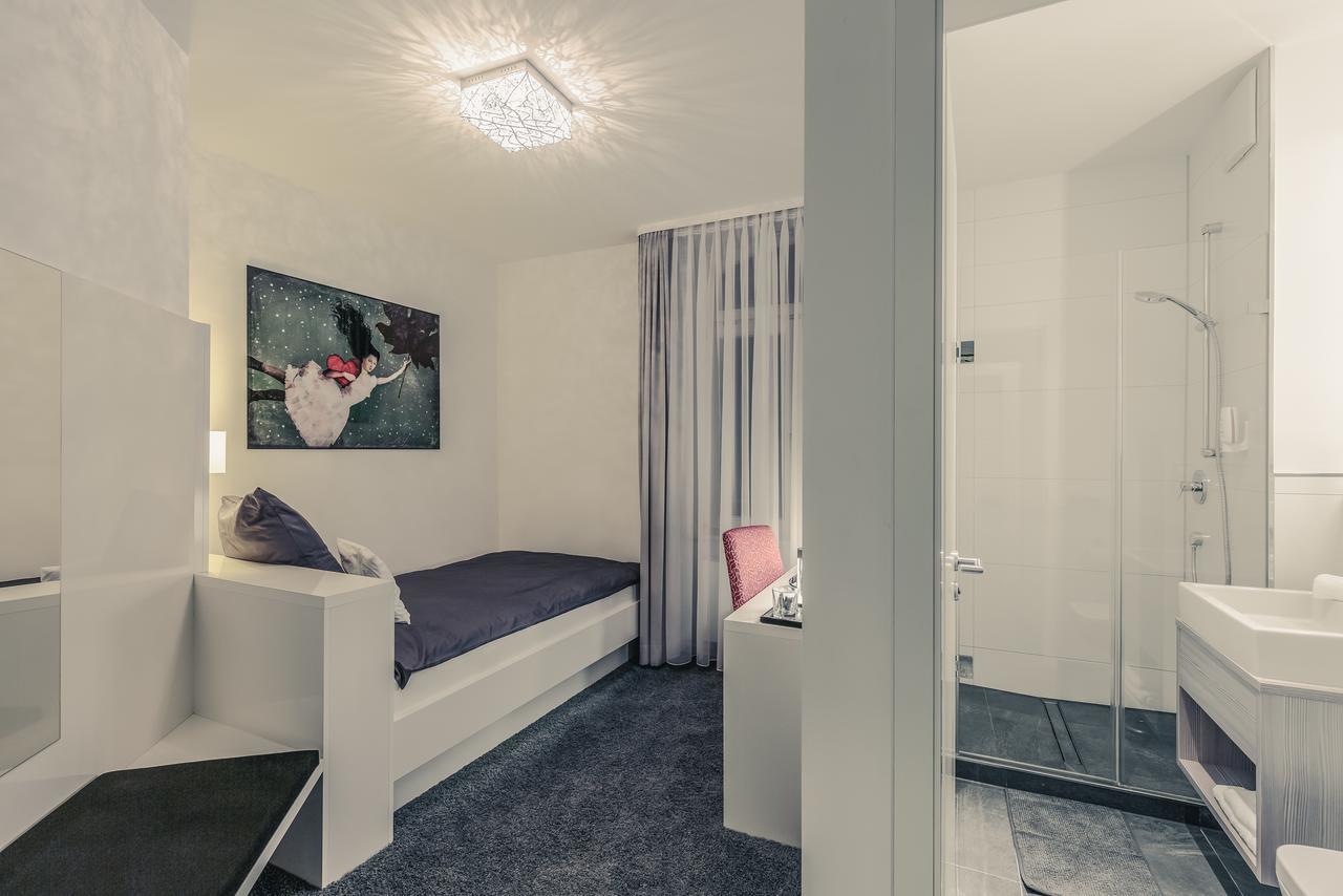 Bahnlounge 1907 Bed & Breakfast นอยเอนชตัดท์ อัม คอเคอร์ ภายนอก รูปภาพ
