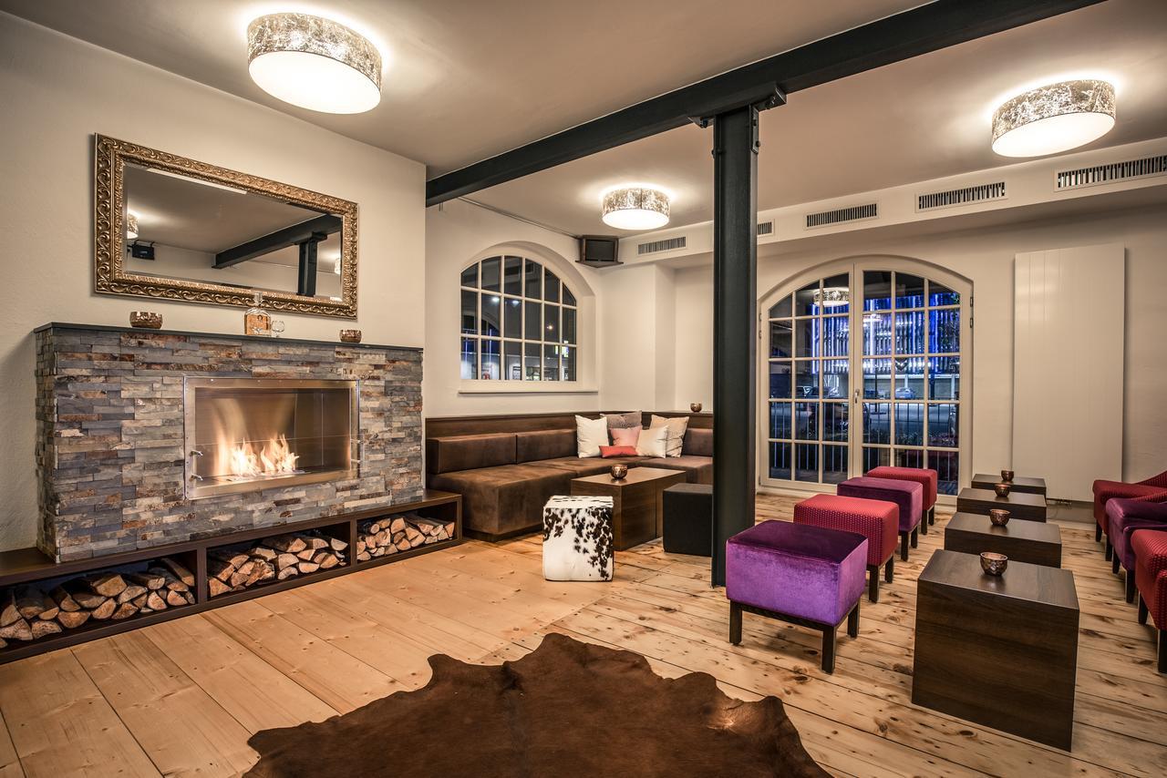 Bahnlounge 1907 Bed & Breakfast นอยเอนชตัดท์ อัม คอเคอร์ ภายนอก รูปภาพ